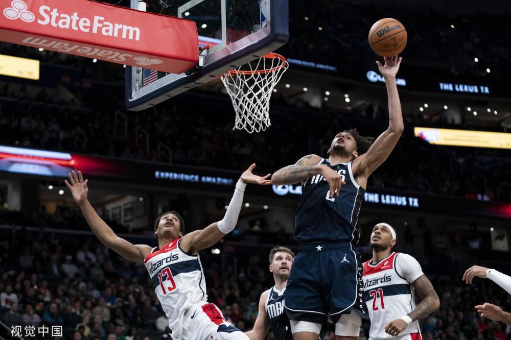 在赛场上展 在赛场上展