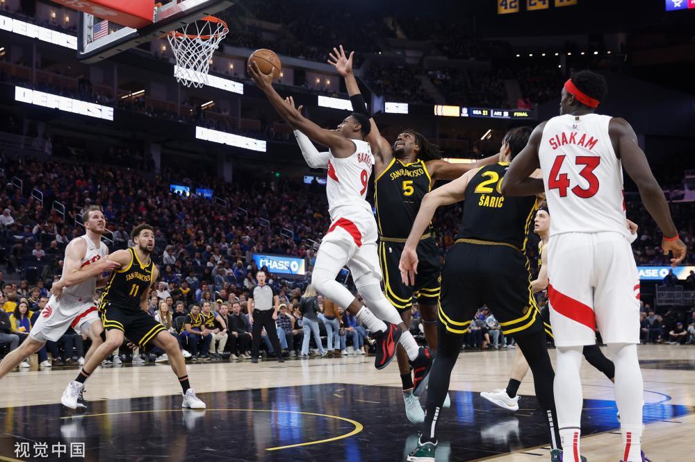 她成功闯入 她成功闯入