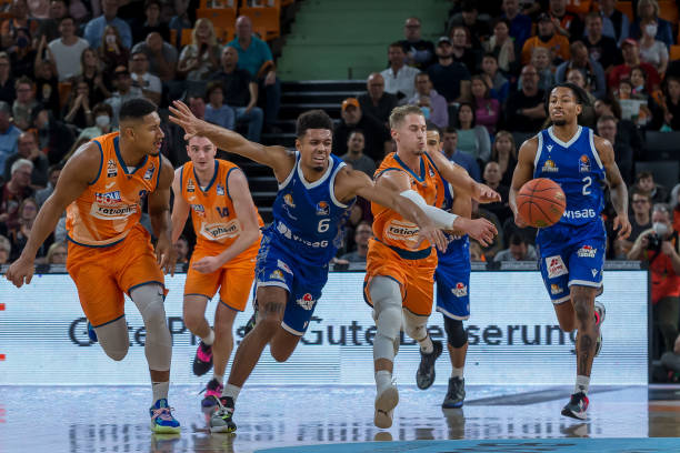 并扩充了轮 并扩充了轮